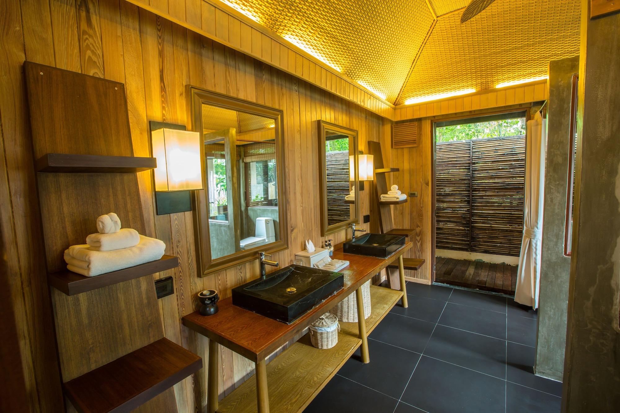 The Treasure Koh Madsum Samui Hotel Ko Mat Sum Exterior photo